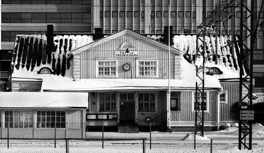 Метсякюля станция Ваммелъйоки перенесена в пригород Хельсинки Пасила. Как ж-д станция существовала до 1984г. (на фото).jpg