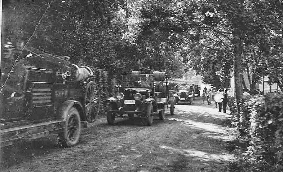 Гудзон 1927г. пожарные на фото 1936г..jpg