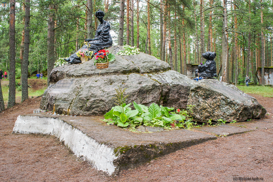 Могила М. В. Крестовской, 24.06.2014