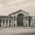 2. Здание железнодорожного вокзала. Архитектор Б.Сперанский. 1953 год.