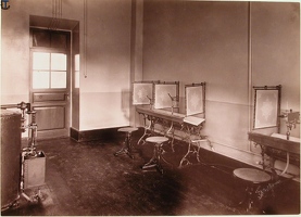 Вид части процедурного кабинета для лечения больных туберкулезом