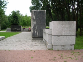 memorial-01