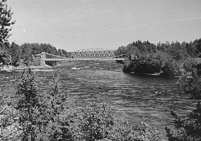 Лосевская протока и несохранившийся подвесной мост