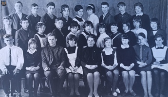 Школа №450 Зеленогорска, класс 8Б, 1968 год